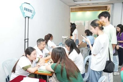 青年夜校送健康，中醫藥養生夜市點亮千年商圈