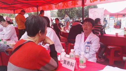 市一院開展“天天學(xué)雷鋒，志愿不停步”系列活動(dòng)，營養(yǎng)健康咨詢便民惠民暖人心